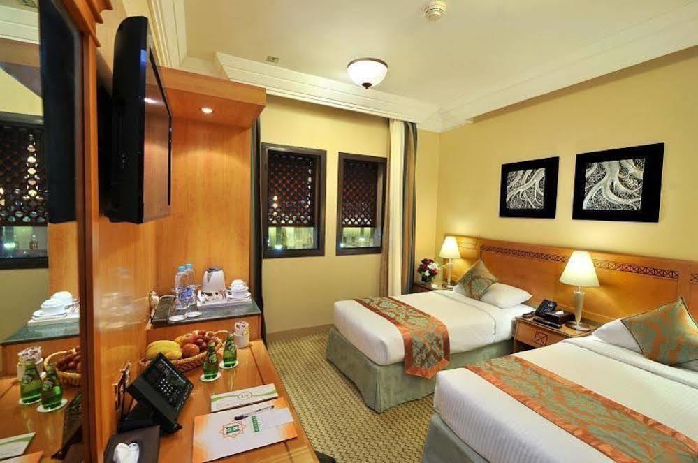 Hotel Golden Tulip Al-Zahabi Medina Esterno foto